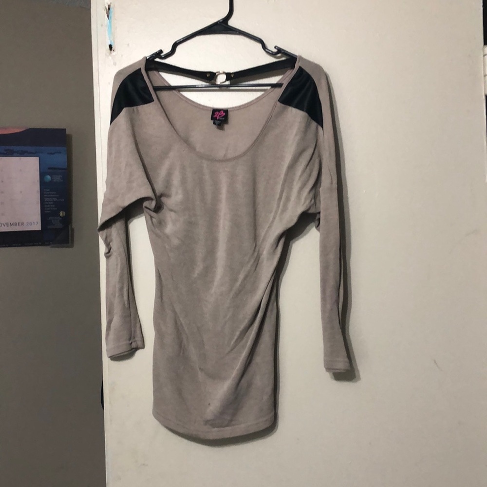 Beige sweater with attached choker. BEbe